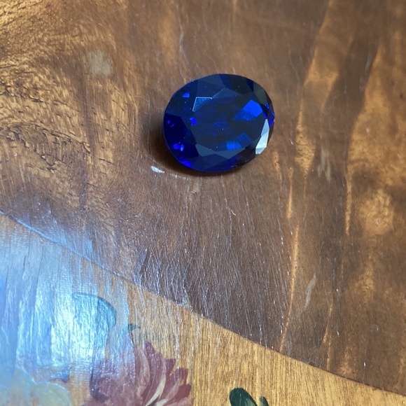 Synthetic Sapphire Gem - Picture 2 of 3
